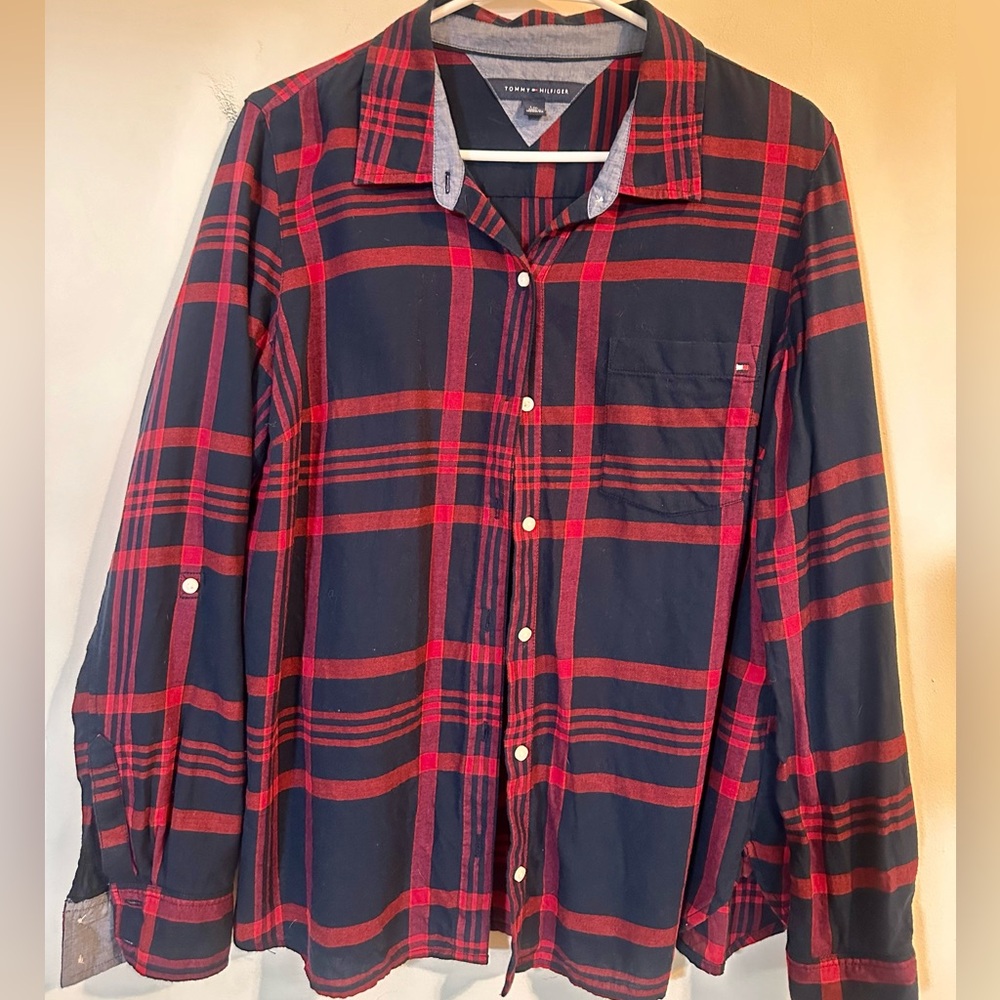 Tommy Hilfiger Men's Navy and Red Plaid Shirt